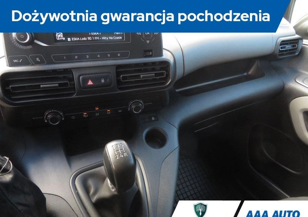 Peugeot Rifter cena 56000 przebieg: 155269, rok produkcji 2019 z Sędziszów Małopolski małe 211